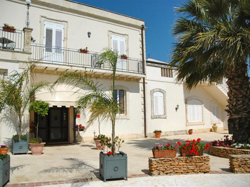 Charme Hotel Villa Principe Fitalia Fanusa Exterior foto